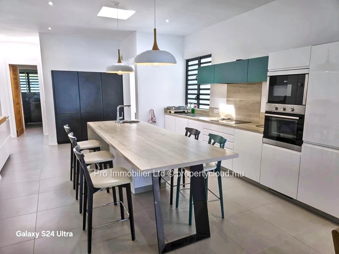 Superbe Penthouse en Bord de Mer à Vendre – Blue Bay South | PLEINE PROPRIÉTÉ