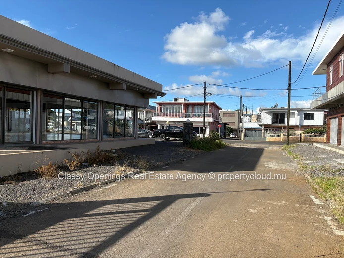 Terrain 372 m² à La Marie — proche arrêt de bus, écoles, commerces