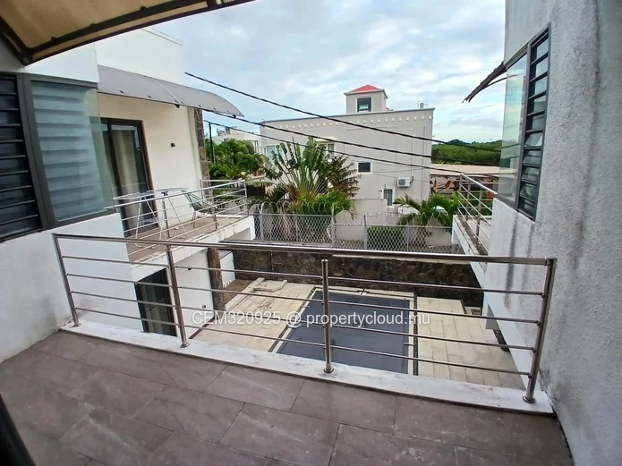 2 Bedrooms Furnished Apartment for Rent – Mont Choisy