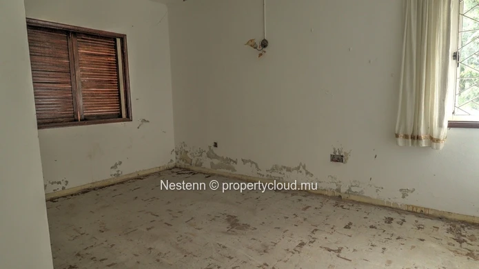Traditional single-storey villa with 4 bedrooms