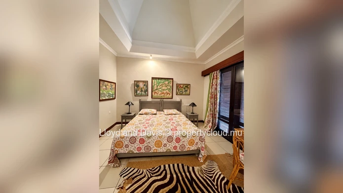 Luxury 6-Bedroom Villa with Golf Course Views in Tamarina