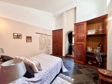 5 Bedroom Villa