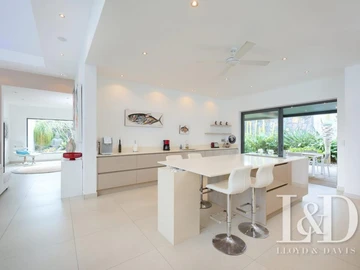 4 Bedroom Villa