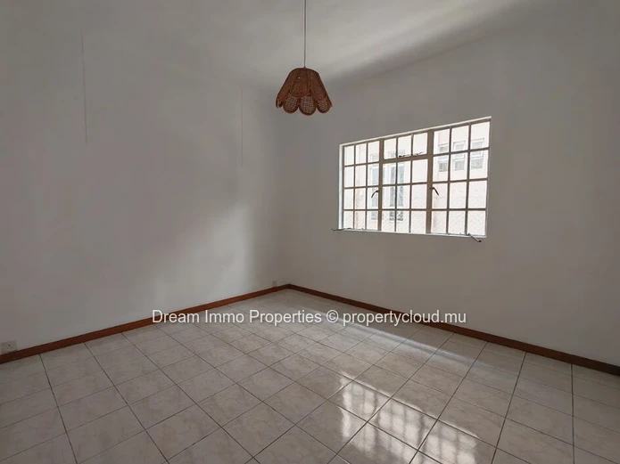 Price Drop ! Beautiful Spacious 7-Bedroom Villa In Beau Bassin – Mauritius