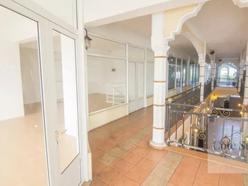 Commercial space for rent - Galerie de Paris