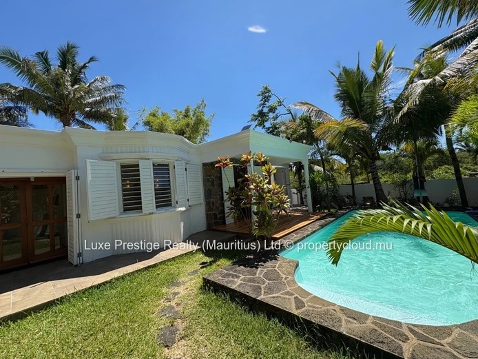 Maison de charme 3 chambres avec piscine privée à louer à Pereybère / Bain Boeuf | À 3 minutes à pied de la plage | R...