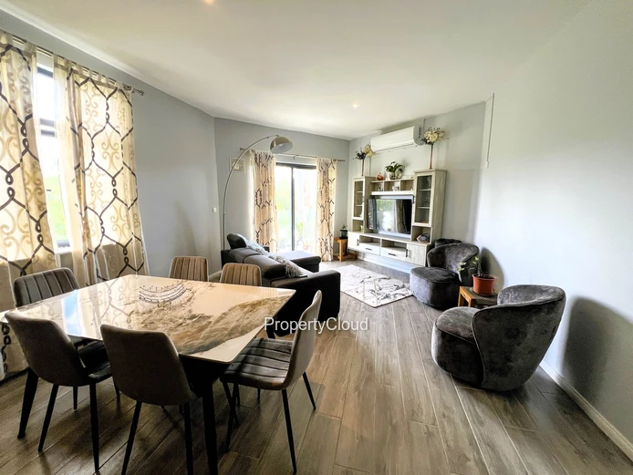 À Vendre | Appartement De 2 Chambres En Résidence Sécurisée | Coastal Road, Roches Noires