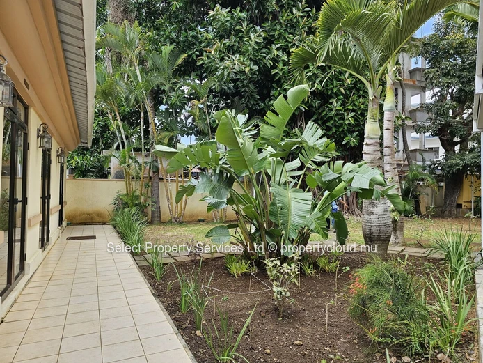 Appartement de 3 chmabres à Vendre au Vieux Quatre Bornes