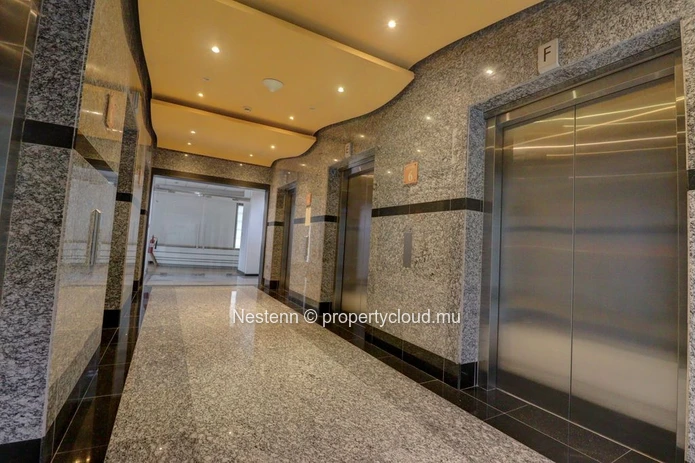 Office Space of 171.64 m² on 6th floor
