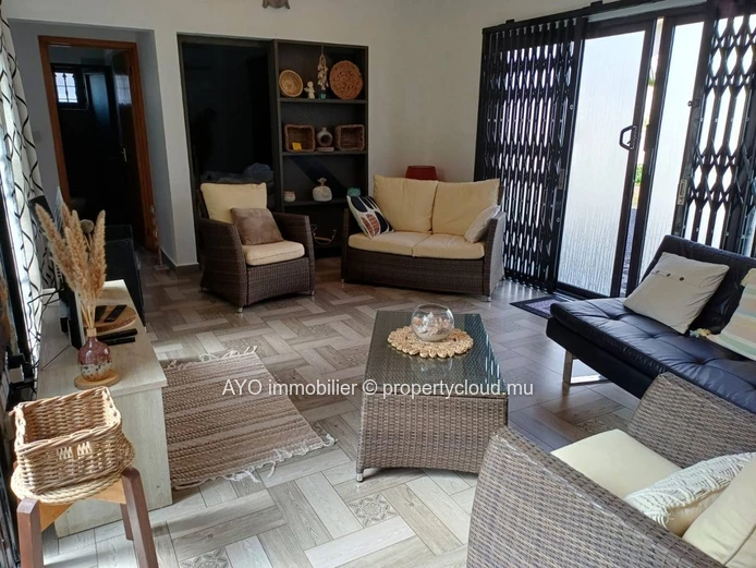 Cosy 3 bedroom home in a small residential complex near Grand Bay centre