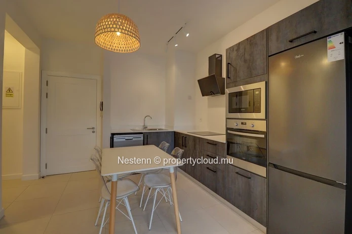 Appartement moderne & luxueux au rez-de-chaussée avec jardin privatif et vue panoramique 