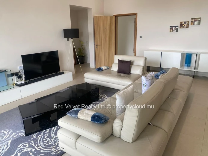 Penthouse moderne de 3 chambres avec de hauts plafonds et des équipements de qualité – Moka | Rs 130,000