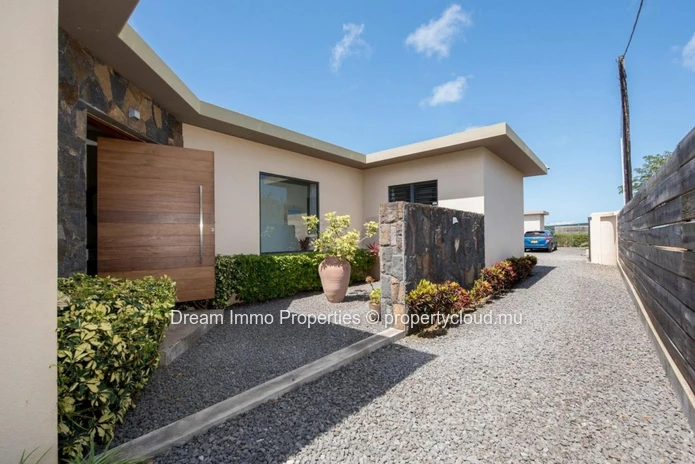 Belle Villa Sur Un Grand Terrain De 1 400 M² Proche De Grand Baie - Ile Maurice