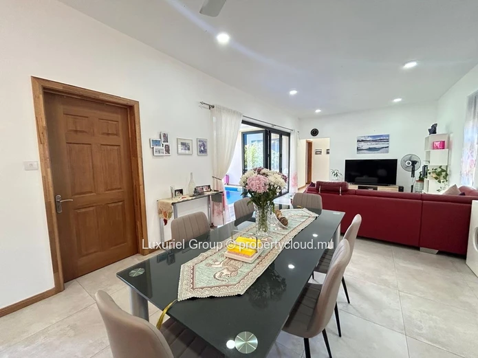 Contemporary 3-Bedroom House in Pereybere – Exclusive Boutique Development