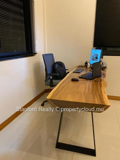 Modern & Spacious 4-Bedroom Villa for Rent - Flic-en-Flac, West