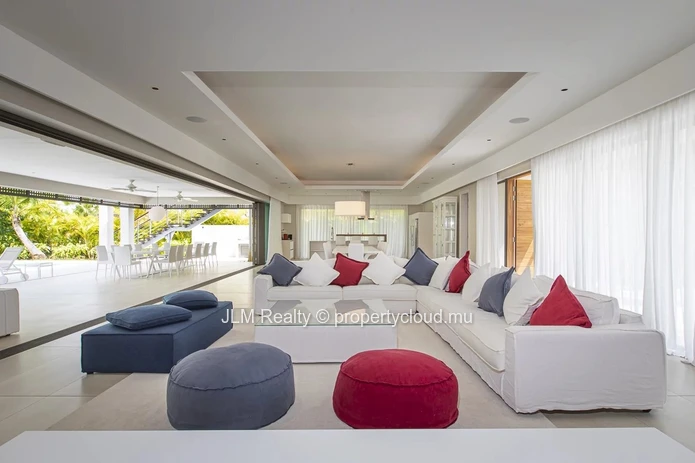 Luxurious 7-Bedroom Villa with Panoramic Golf and Mountain Views on the East Coast of Mauritius