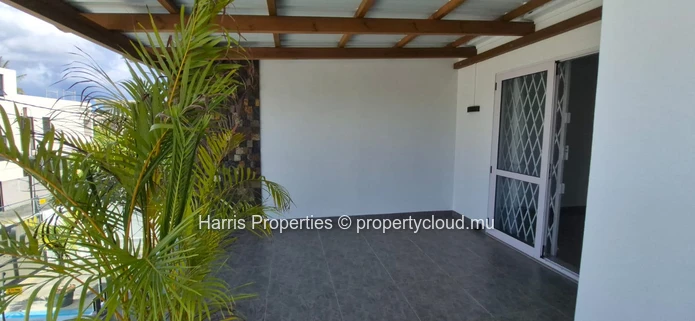 Beautiful individual duplex villa for rent in a pleasant and sought-after area of Grand Baie
