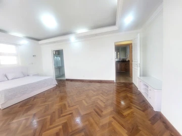 4 Bedroom Apartment