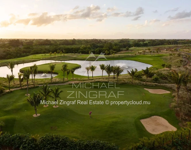 Between Beach, Golf and Lifestyle: Your New Home