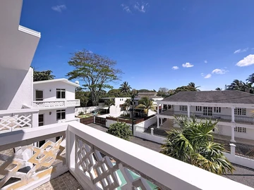 10 Bedroom Apartment