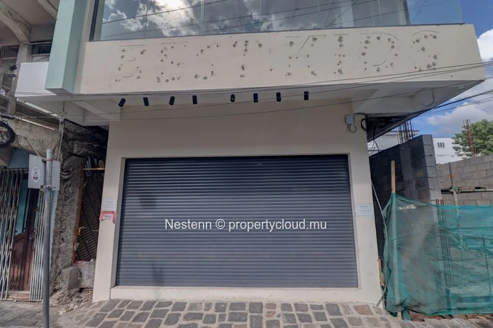 Investissez au cœur de Port-Louis: Bâtiment commercial moderne – Emplacement stratégique, prêts à exploiter