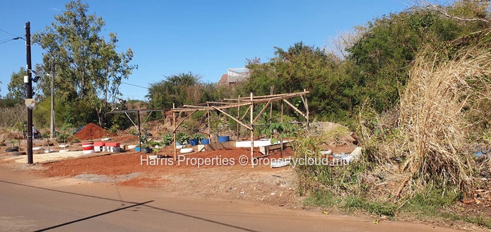 Land for sale in Tombeau Bay 