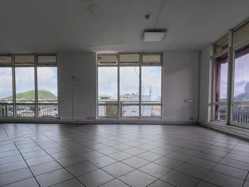 Ideal Office Space in the Heart of a Vibrant District 