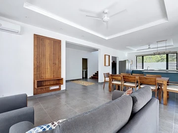 5 Bedroom House