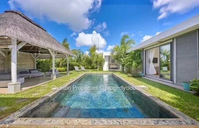 Villa de plain-pied de 4 chambres en suite avec studio indépendant et piscine privée