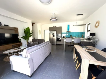 4 Bedroom Townhouse, Duplex