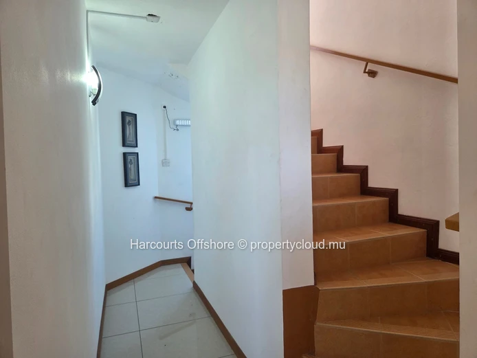 Maison mitoyenne de 3 chambres à louer, prête à emménager, à Grand Baie !