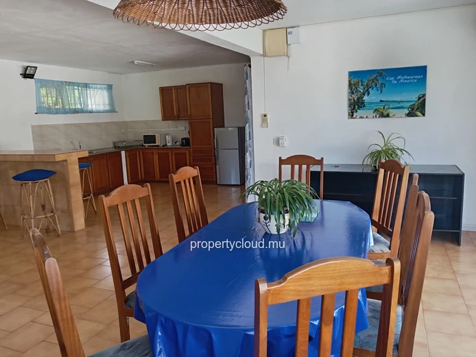Votre Oasis Privée : Grand Appartement avec Piscine et Jardin Proche Pereybere/Grand Baie