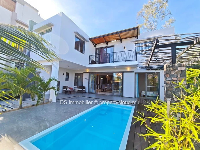 Villa À Vendre – Moderne Avec Piscine – Confort À Grand Baie- Nord