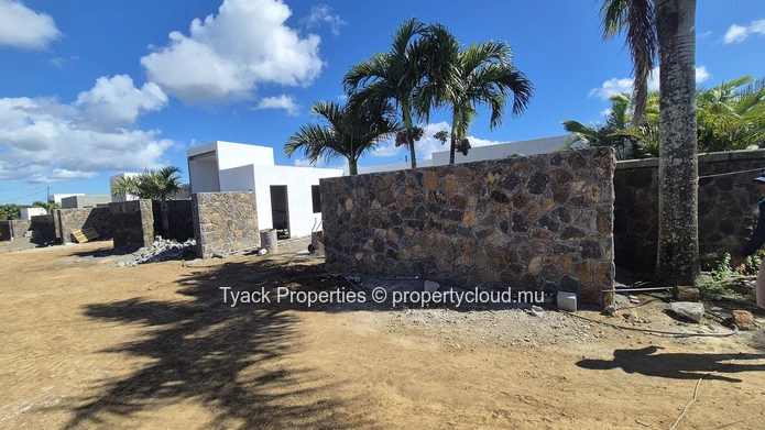Villa de Luxe 4 Chambres à Vendre Proche de La Croisette avec Piscine Privée