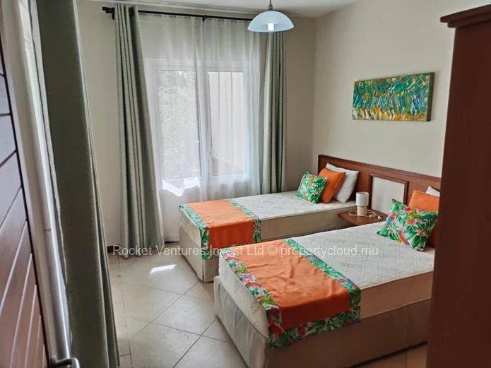 Location: Appartement 3 chambres, 2 salles de bains à Pereybere, Grand Baie - Piscine et Front de mer