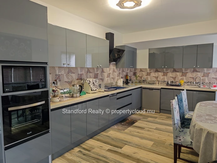 Appartement à Louer – 3 Chambres, Mont Choisy, Nord