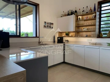 6 Bedroom Villa