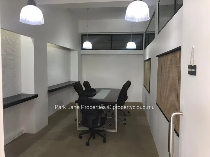 Espace de bureau au 4ème étage au centre de Port Louis.