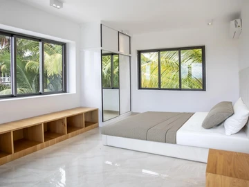 5 Bedroom House
