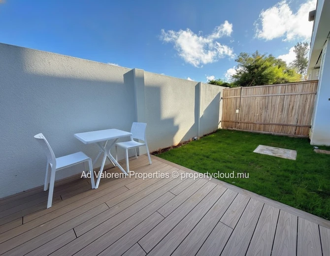 Charming 50 m² Apartment with Private Terrace and Garden
