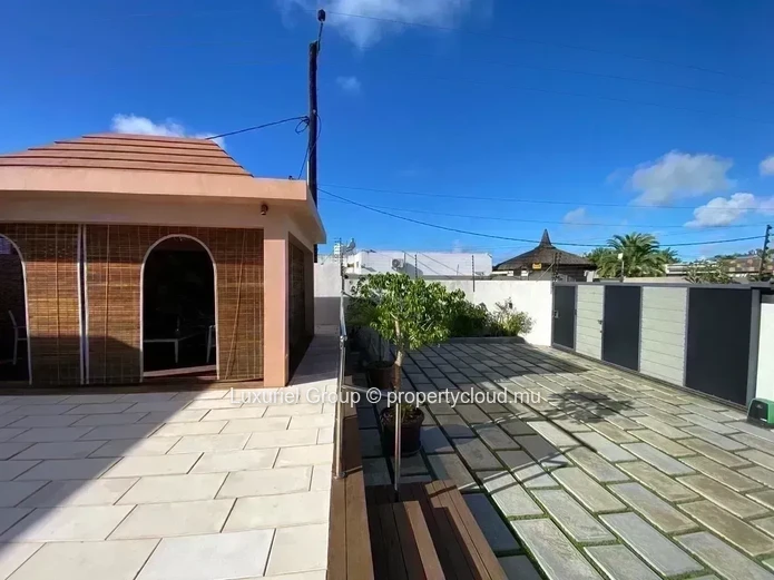 Your Private Oasis in Pereybère – Modern Villa with Pool and Garden