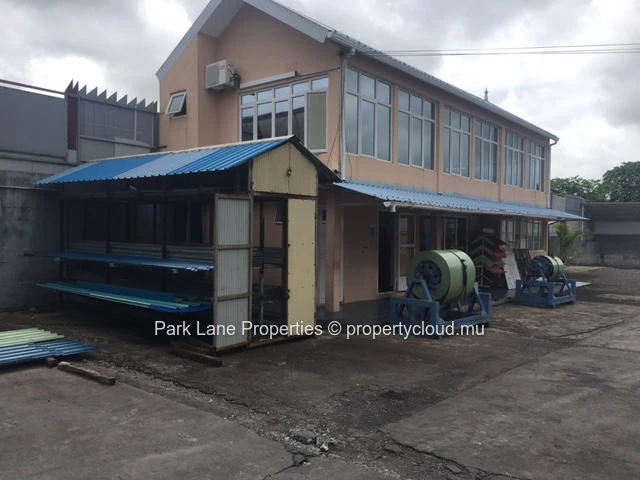 Entrepôt à Rose Belle pas loin de l'aeroport et de Curepipe !