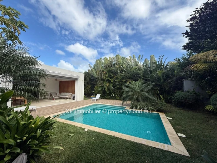 Maison meublée 4 chambres avec piscine à louer à Petit Raffray