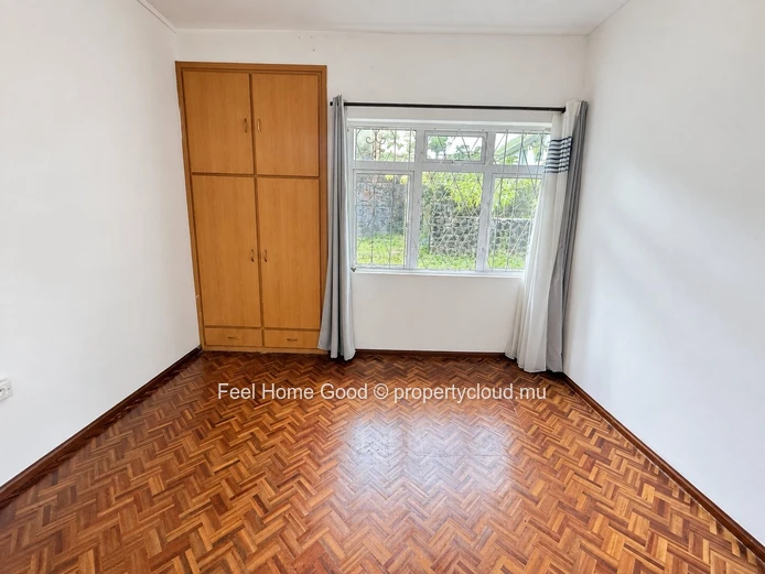  60 Detached house for rent as office space, with ample parking.
