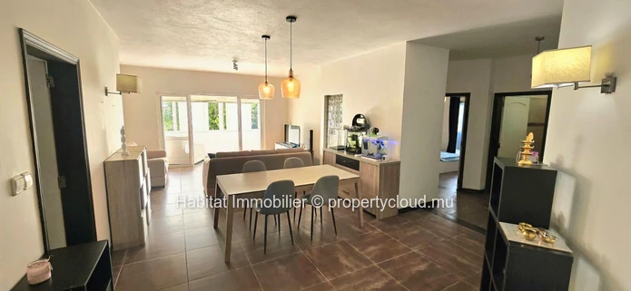 To rent: Apartment of 146 m² in Floréal