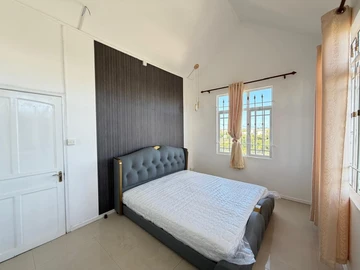 6 Bedroom Villa