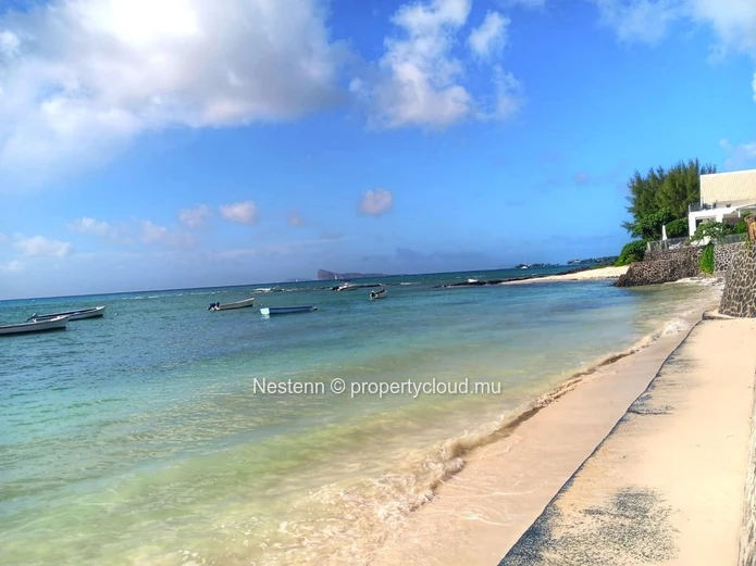 Villa luxueuse pieds dans l'eau avec acces direct a la plage