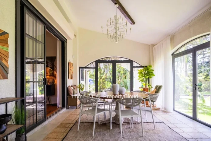 House / Villa - 6 bedrooms - Moka - Ref. MA96560LO