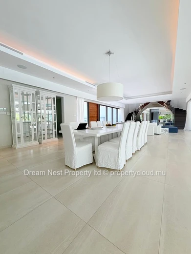 Villa d’Exception de 7 Chambres au Cœur d’un Domaine Privé de Prestige, Proche du Golf et d’un Hôtel 5 Étoiles