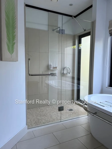 Villa de Luxe à Vendre – 5 Chambres, Anahita Beau Champ, Est